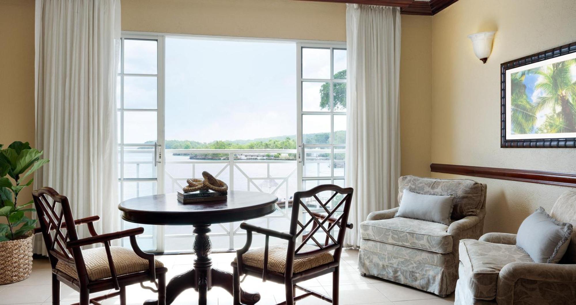 Royal Monarch Oceanfront Butler Suite