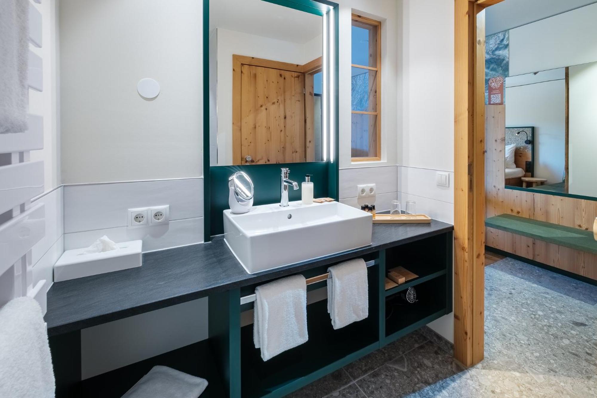 Superior Double Room with Mountain View & Balcony