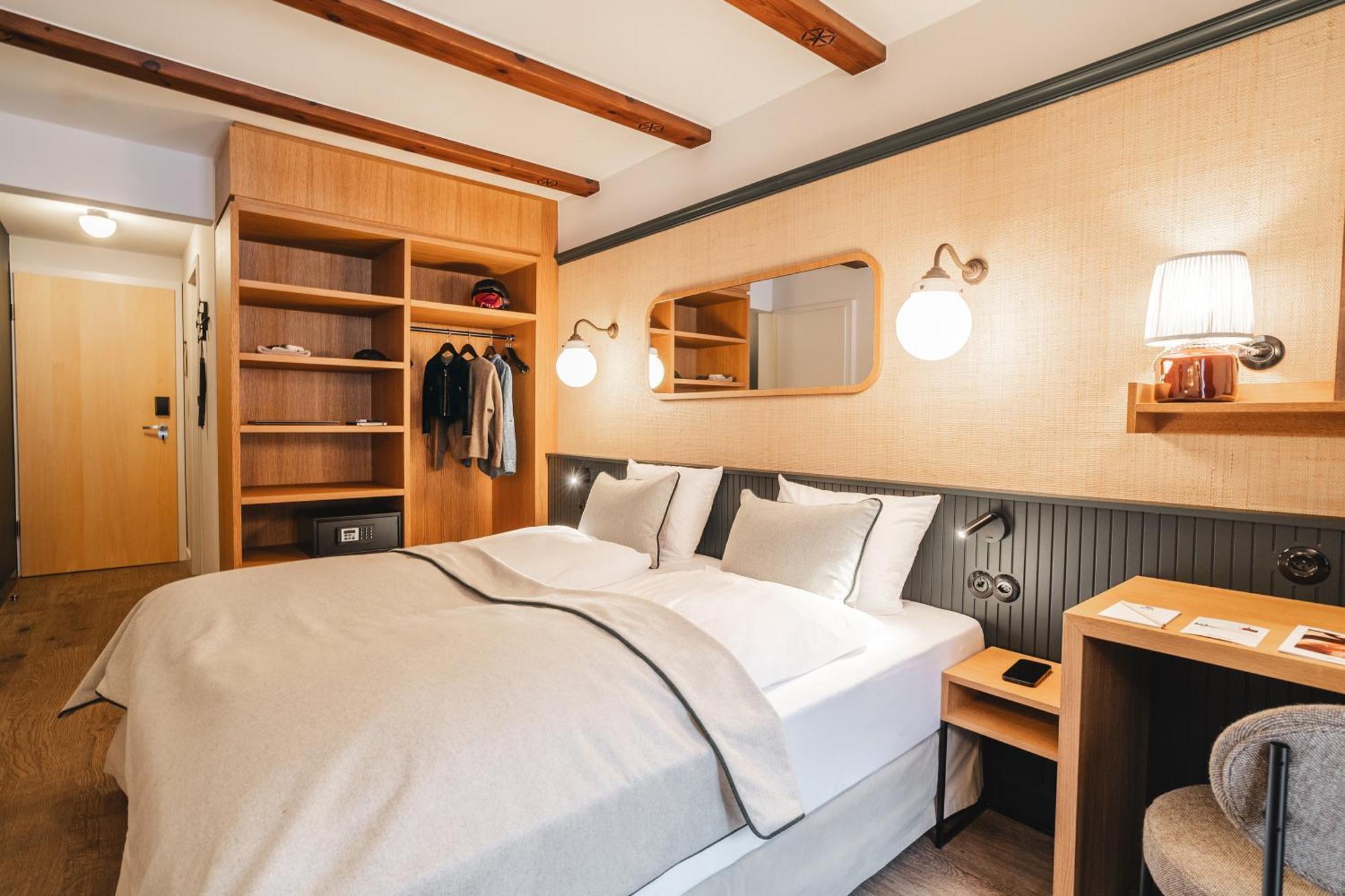 Classic Room,1729998813:JPEG