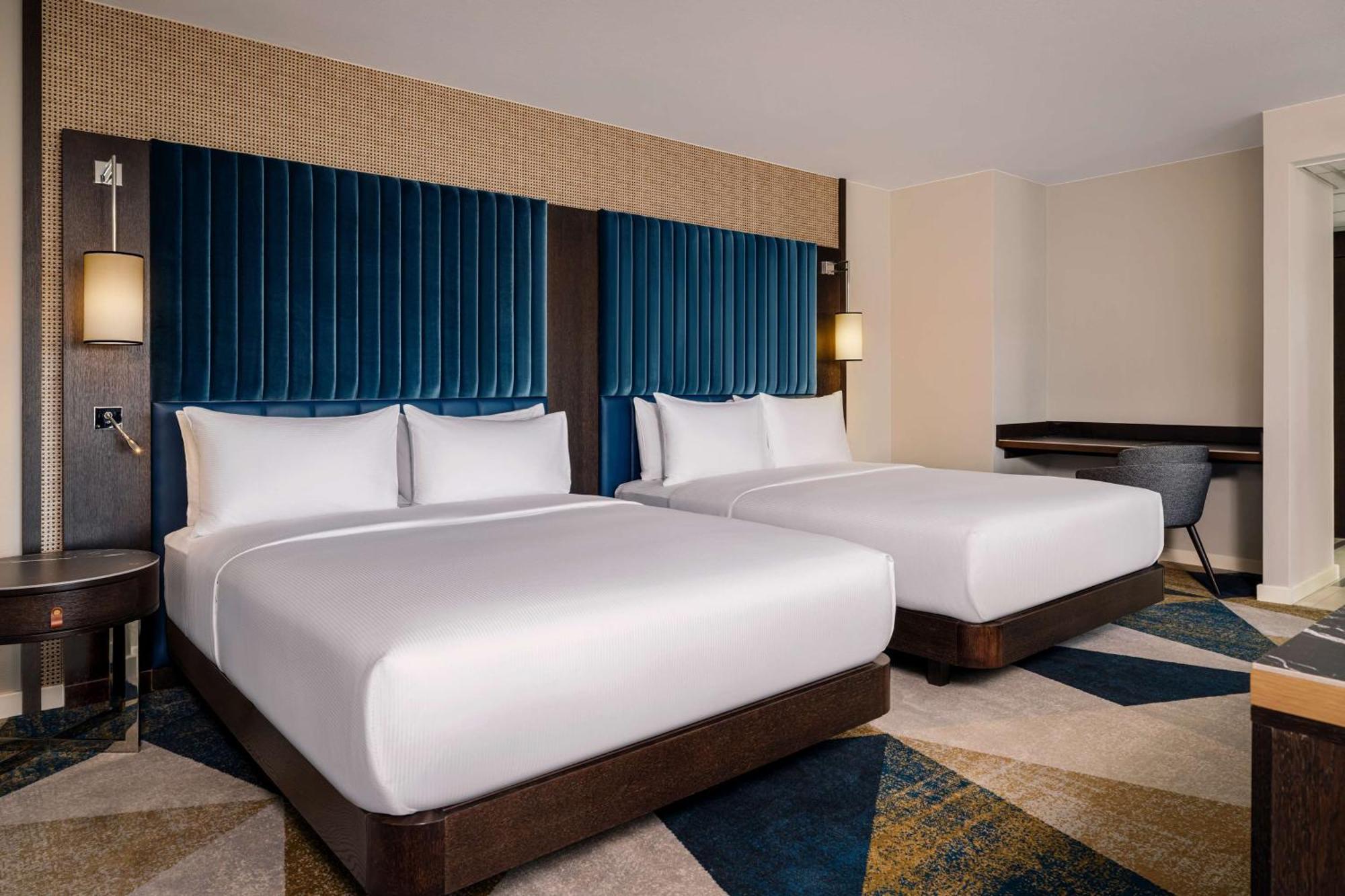 Family Queen Suite with Sofa Bed,1657140613:JPEG