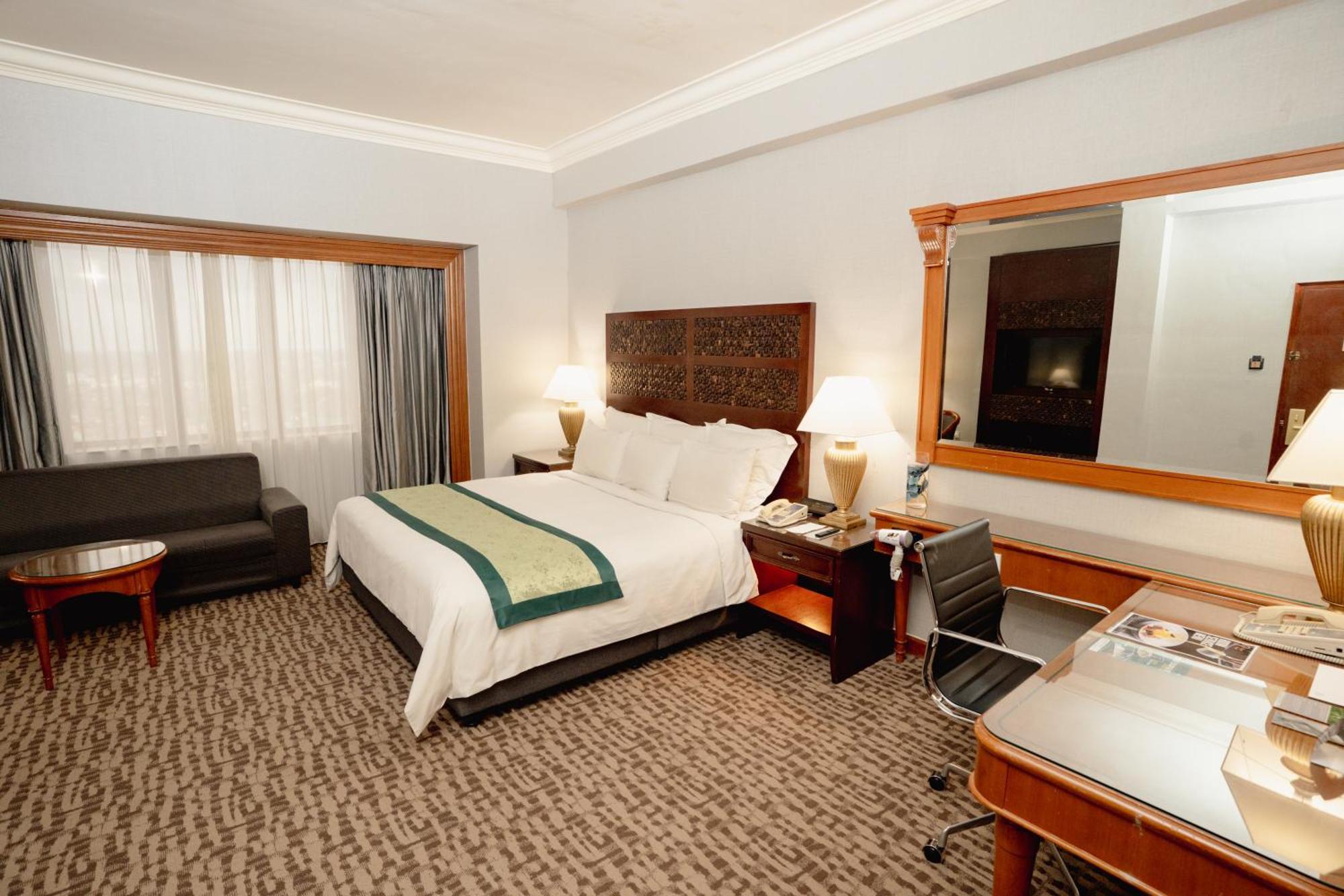 Deluxe Premier King Room,1662396154:JPEG