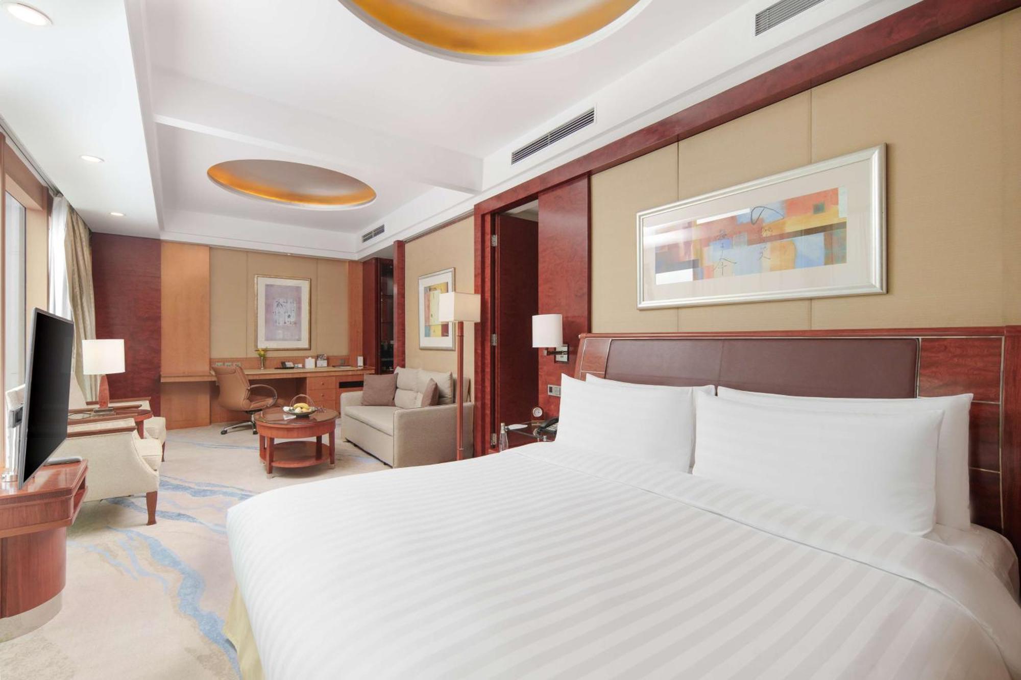 Horizon Premier Bund King Room