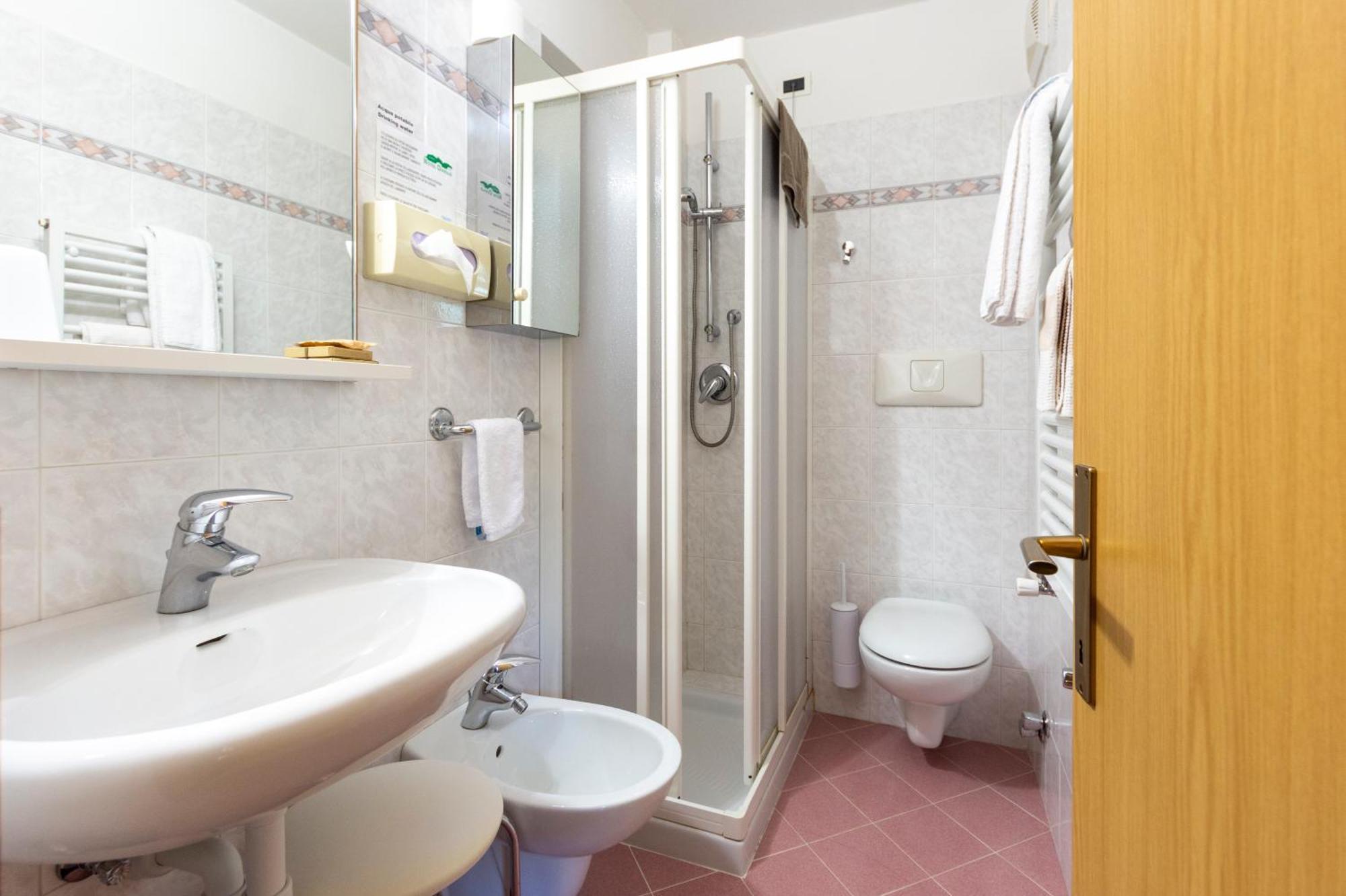 Single Room,1668097600:JPEG