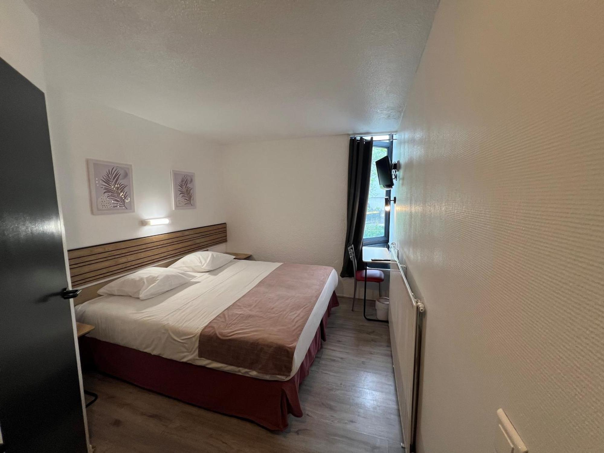 Adjacing Double Rooms