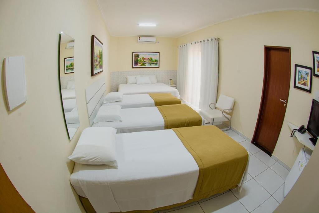 Family Room,1699051177:JPEG