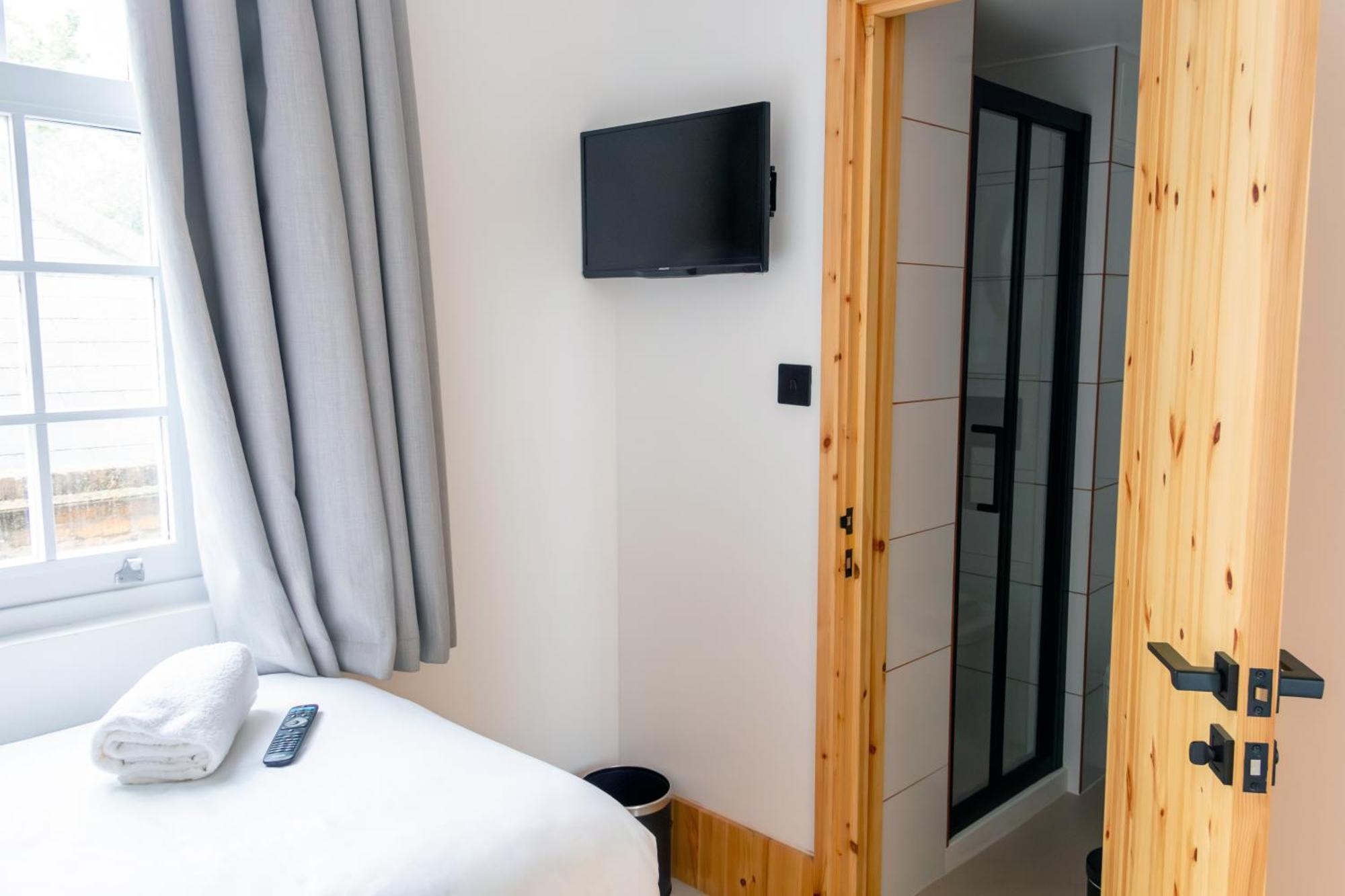 Single Room with Window