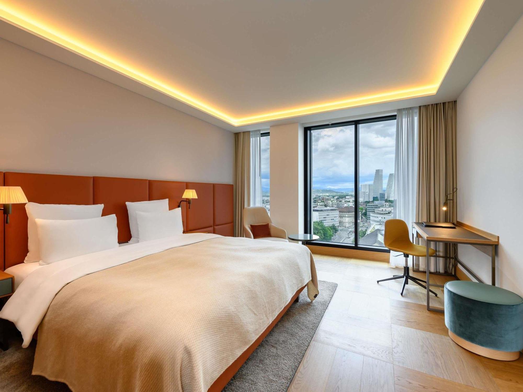 Deluxe king bed room
