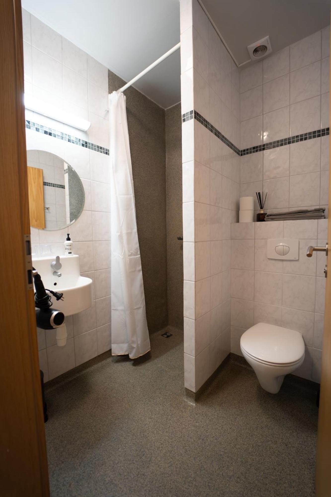 Double or Twin Room,1722939052:JPEG