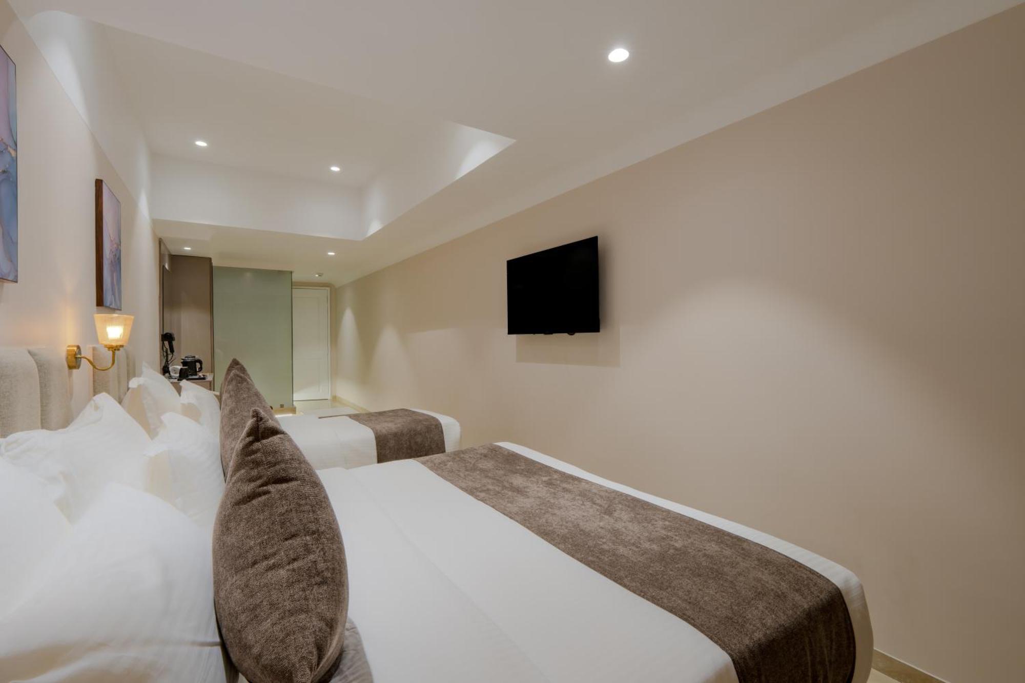 Family Room,1726257371:JPEG
