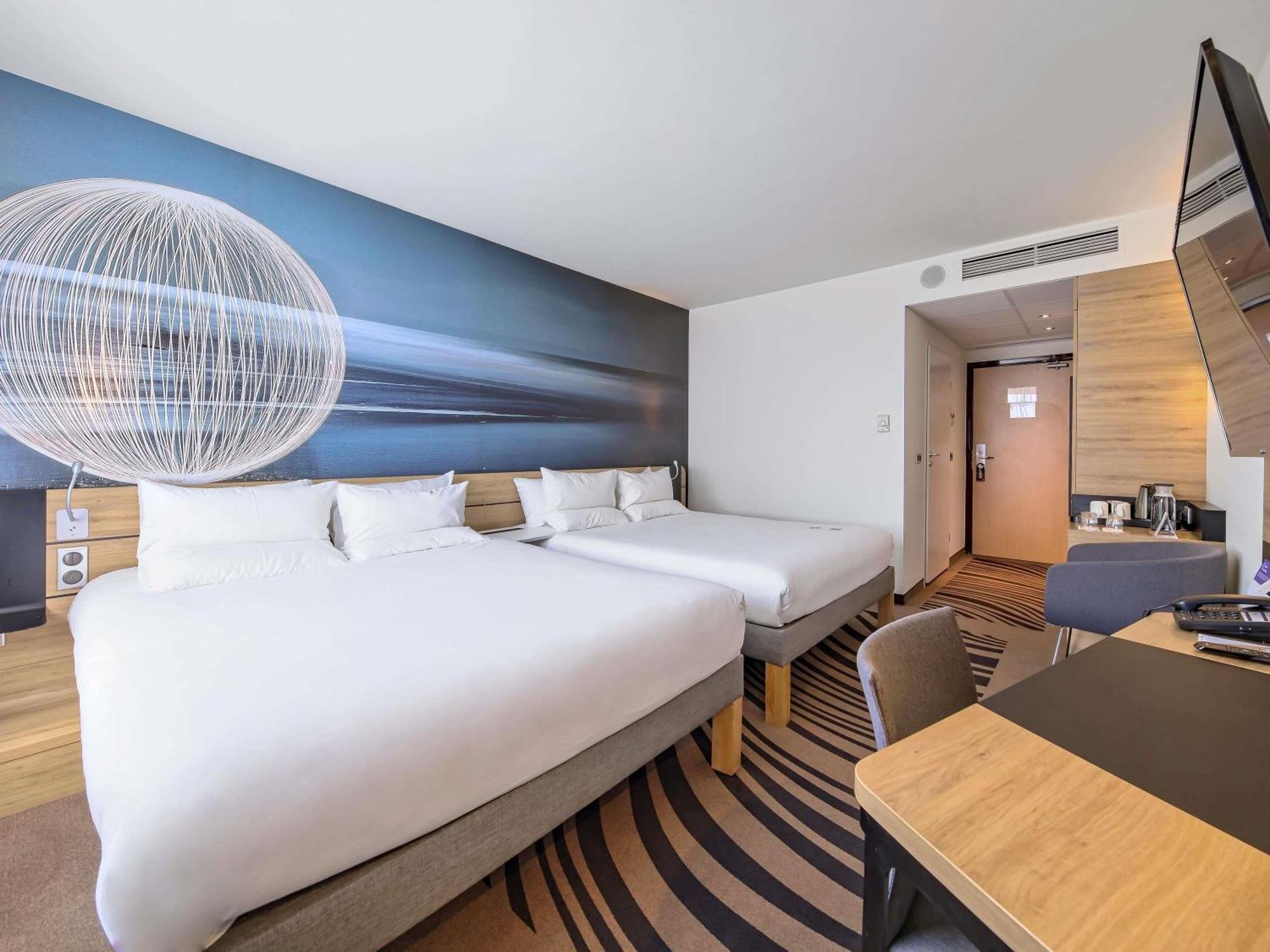 Standard Queen Room with Two Queen Beds,1739378788:JPEG