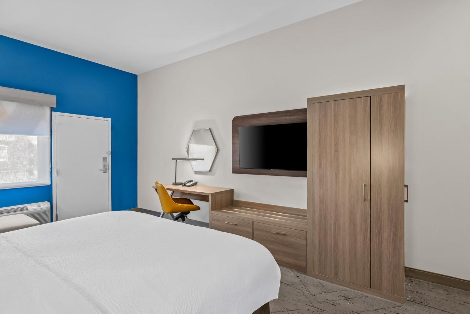 Standard King Room