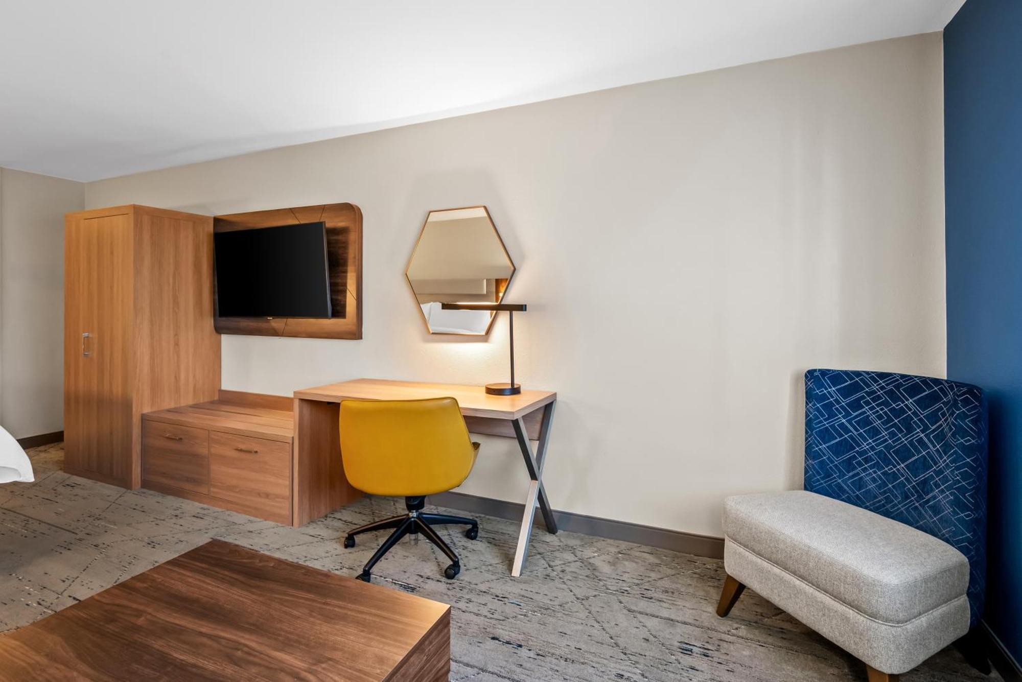 Standard King Room with Sofa Bed