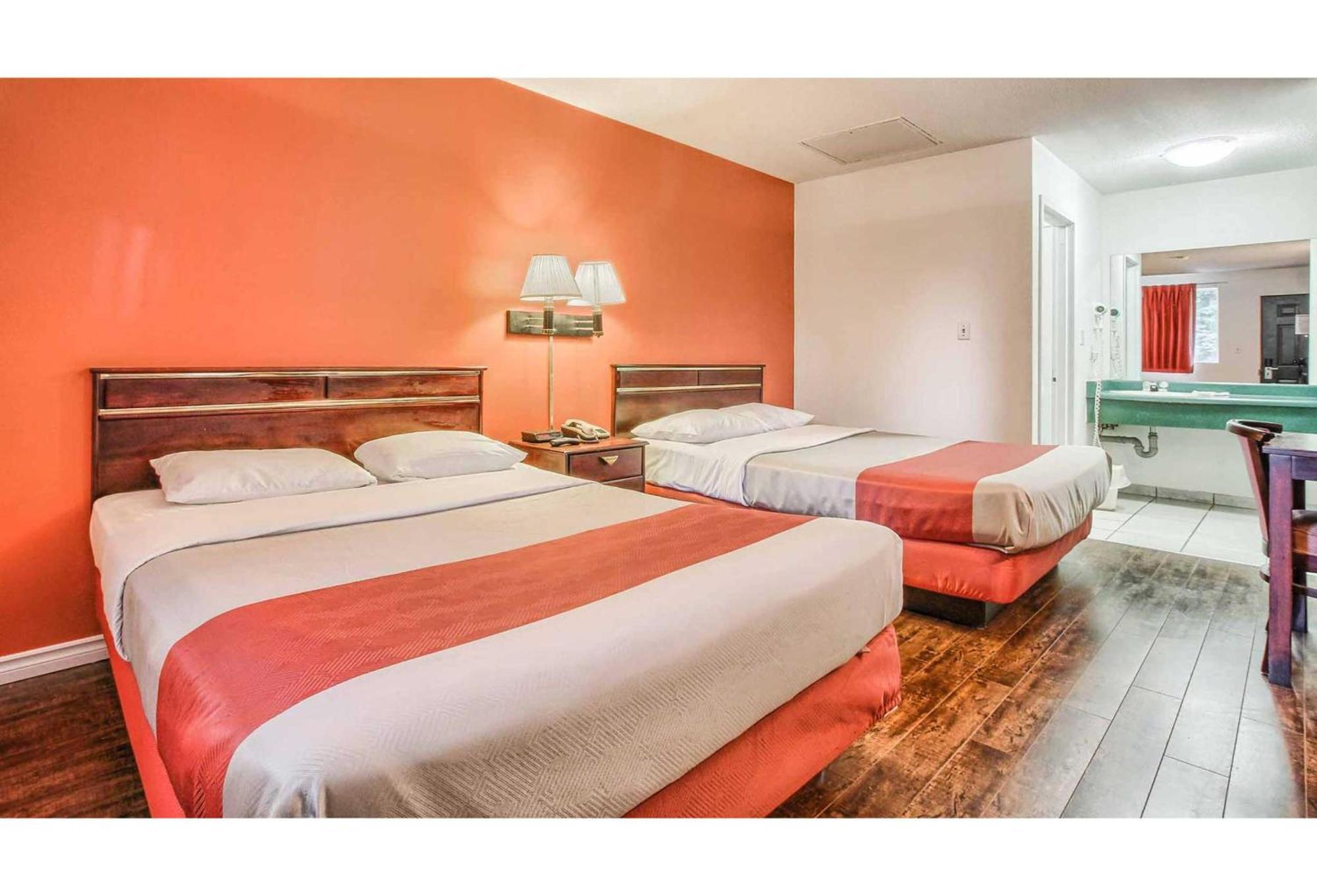 Queen Room with Two Queen Beds - Non-Smoking,1742803196:JPEG