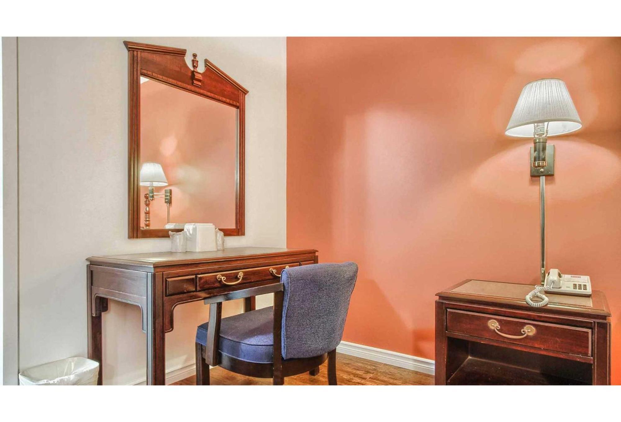 Queen Room,173082447:JPEG