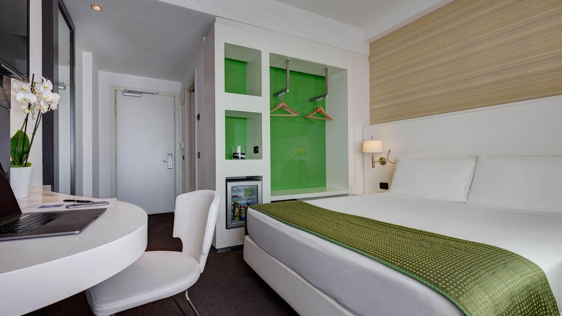 Quarto Duplo
