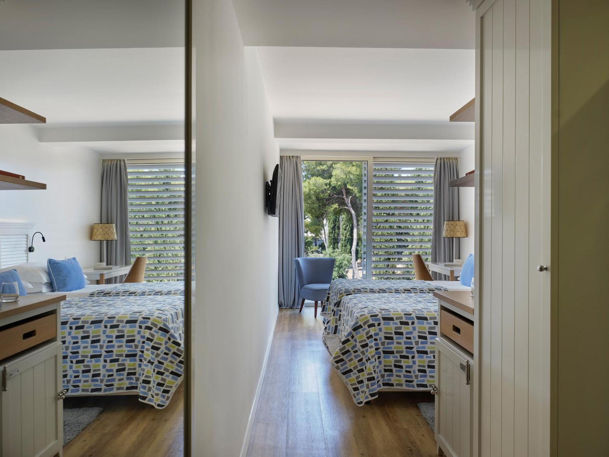 Camera Familiare con Vista Cortile