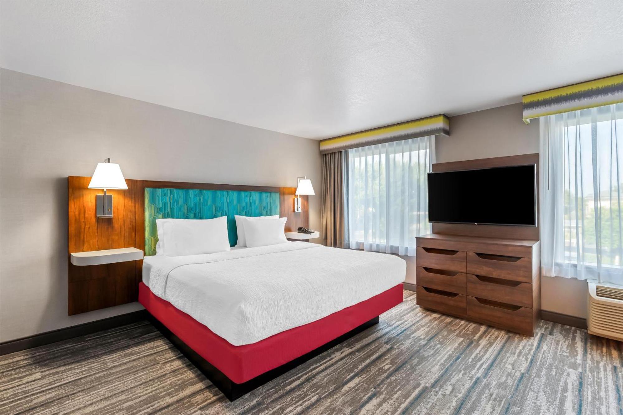 King Studio Suite with Sofa Bed - Non-Smoking
