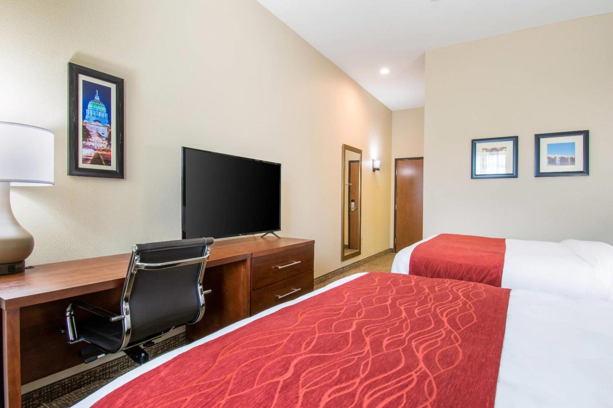 Queen Room with Two Queen Beds - Non-Smoking