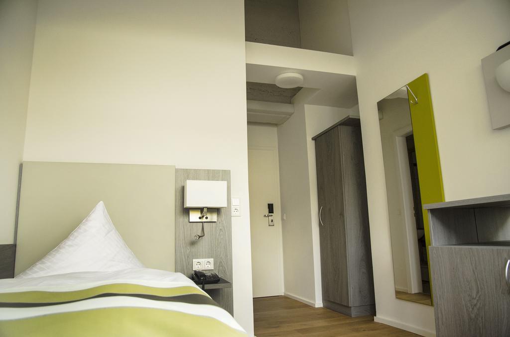 Single Room,1110295854:JPEG