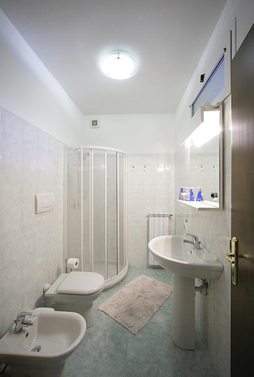 One-Bedroom Apartment,267686317:JPEG