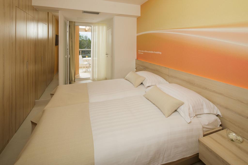 Classic Interconnecting Room with Balcony - Park Side,1282593046:JPEG