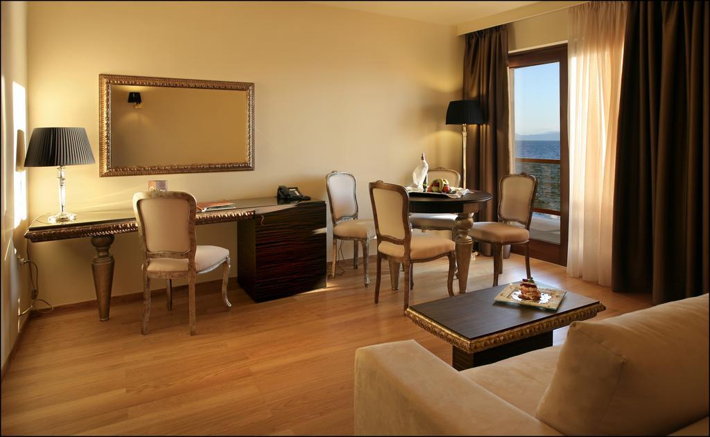 Deluxe Suite,1432193281:JPEG