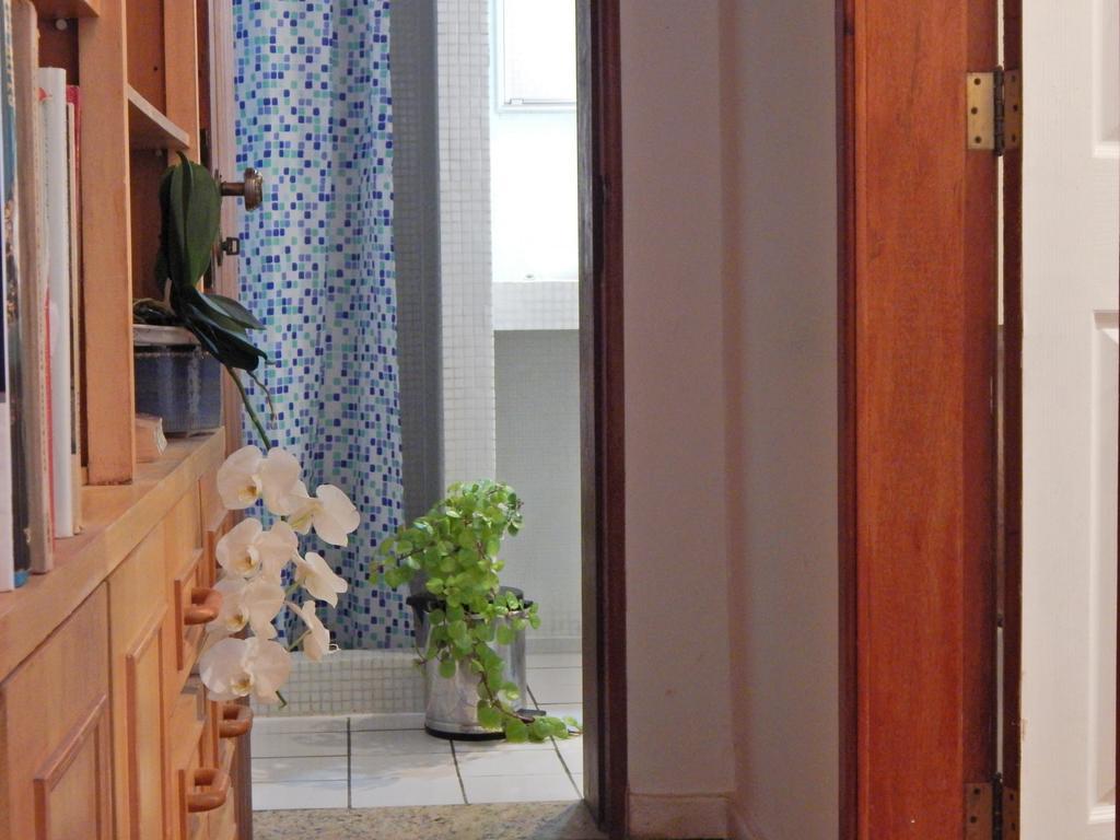 Triple Room with Shared Bathroom with Air Conditioning