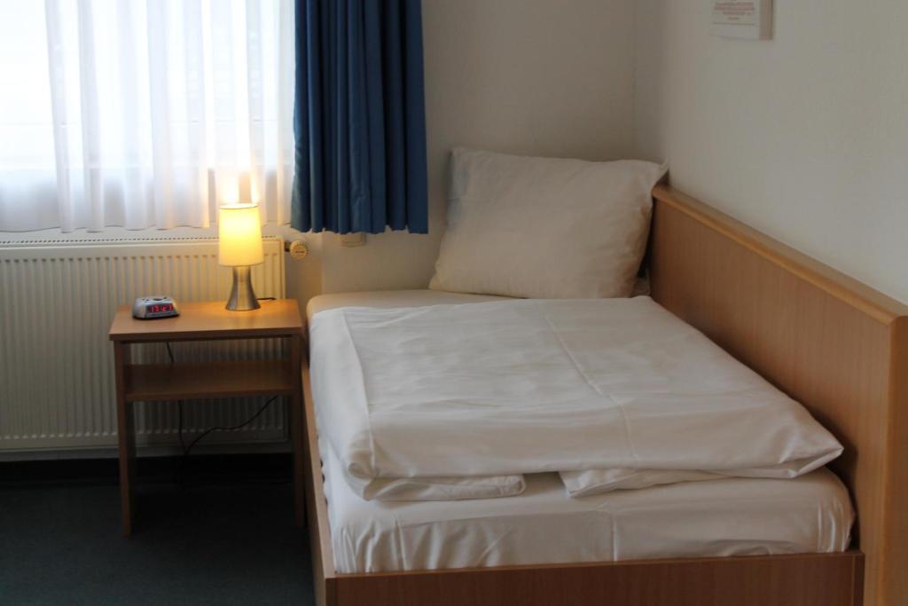 Single Room,40139392:JPEG