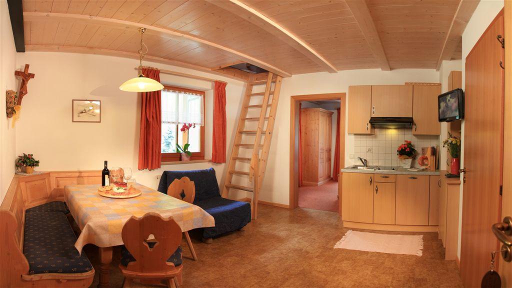 Apartment mit Balkon