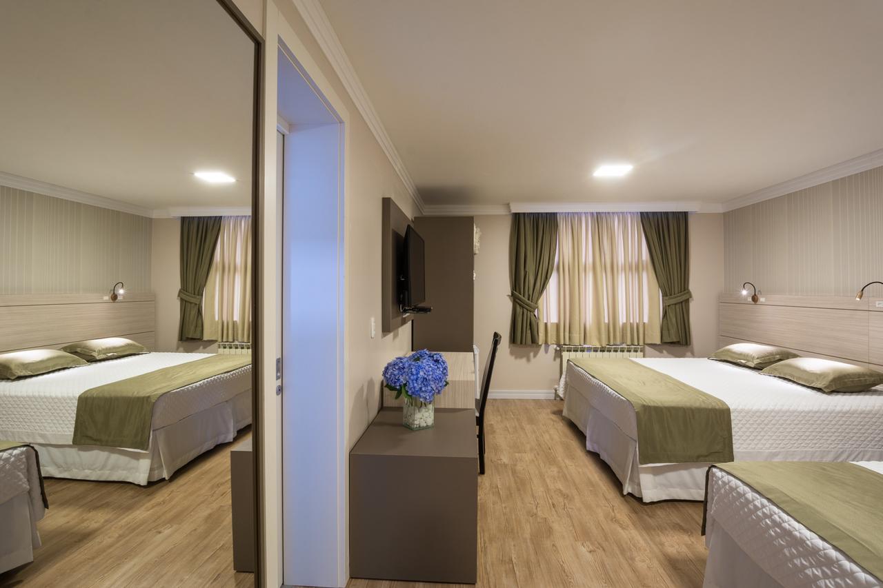 Quarto Quádruplo Luxo