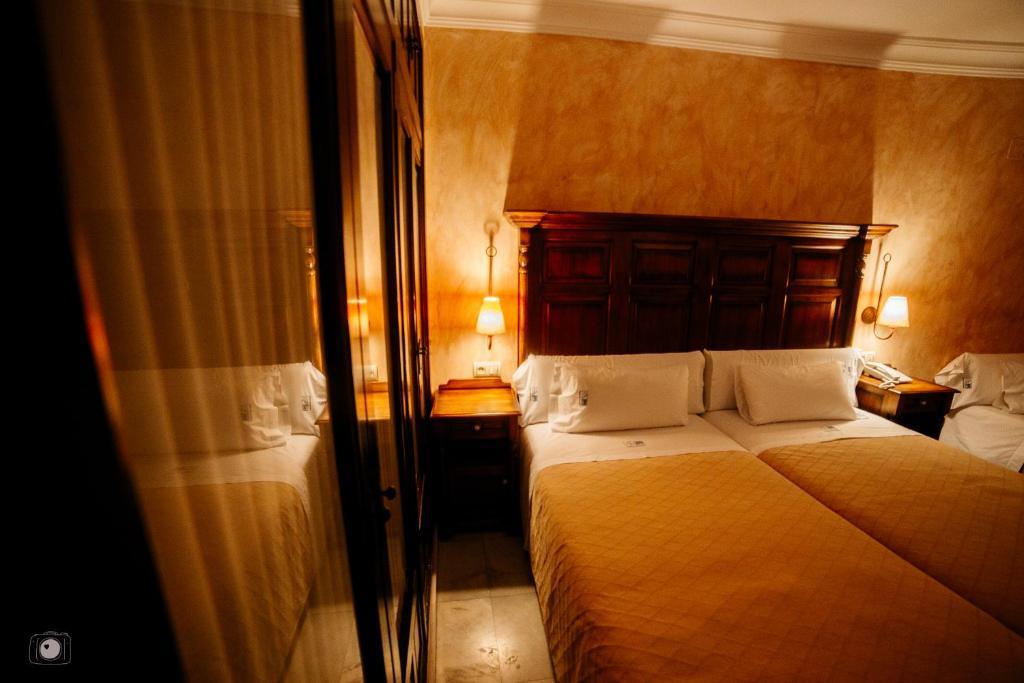 Tweepersoonskamer met 2 Aparte Bedden