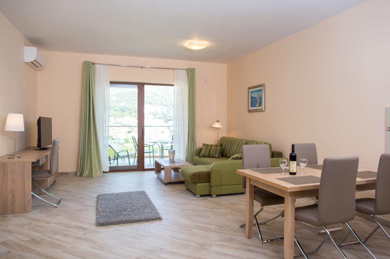 Apartamento Executivo de 1 Quarto com Terraço e Vista do Mar