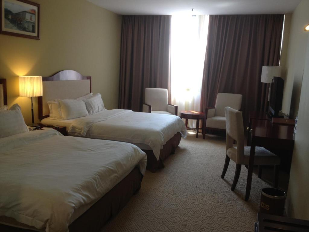 Family Room,1212794122:JPEG