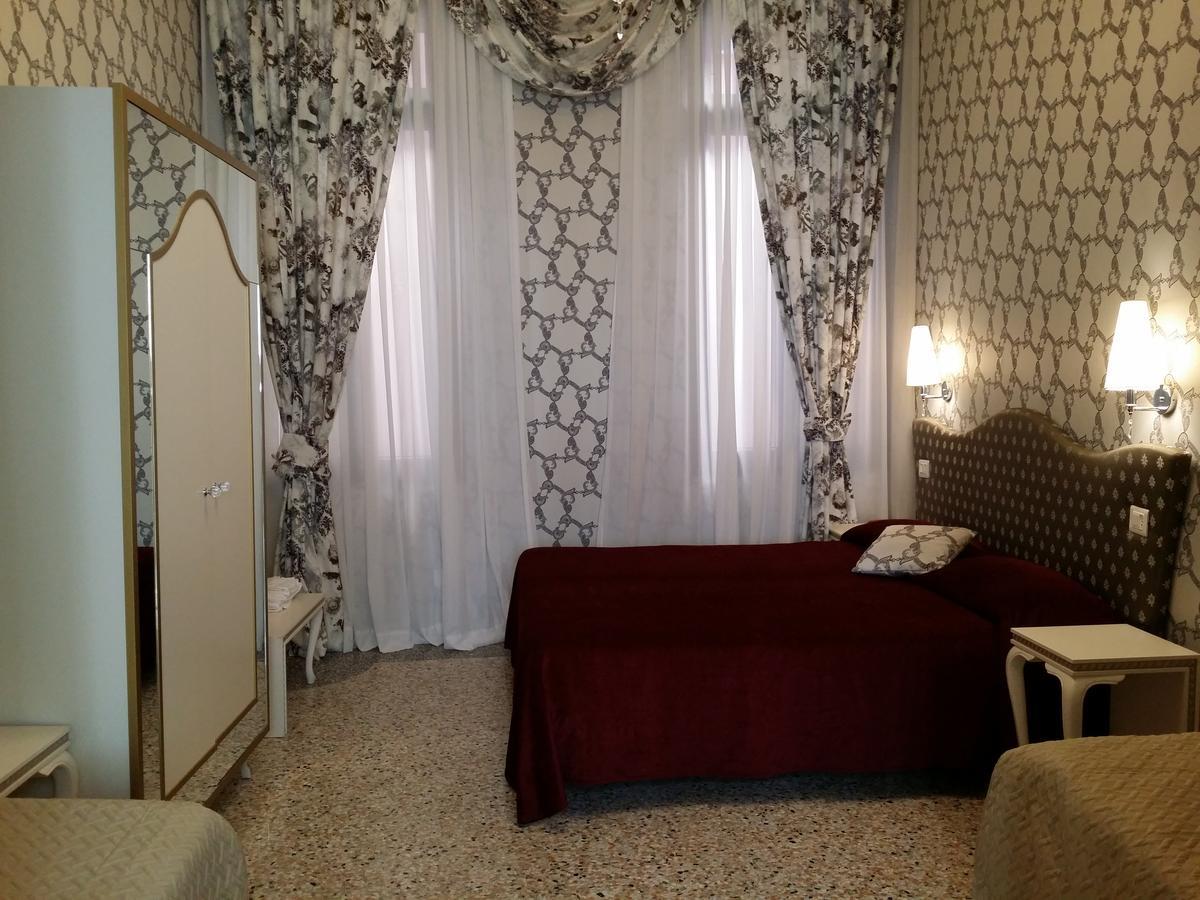 Superior Double Room with Private External Bathroom,644227686:JPEG