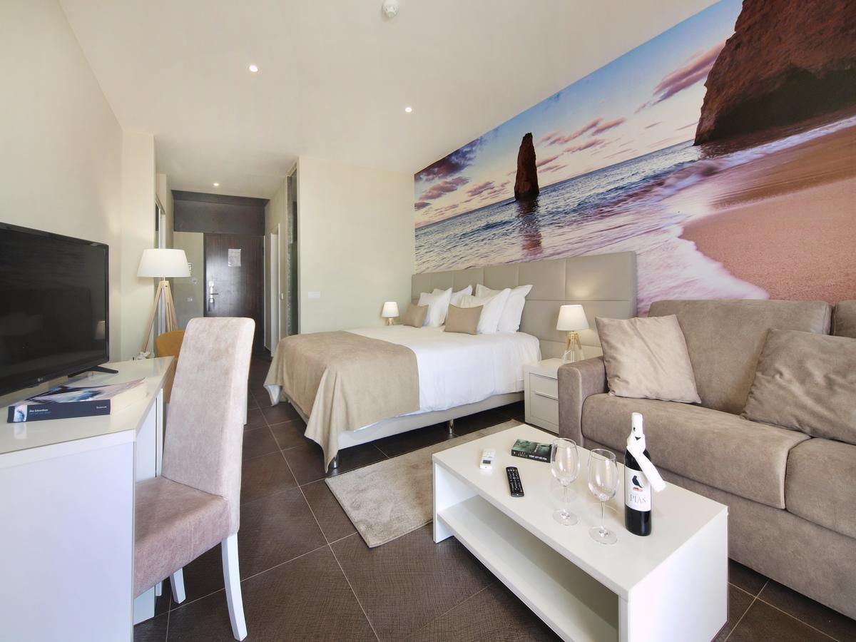 Deluxe Tweepersoonskamer met 1 of 2 Bedden en Uitzicht op Zee
