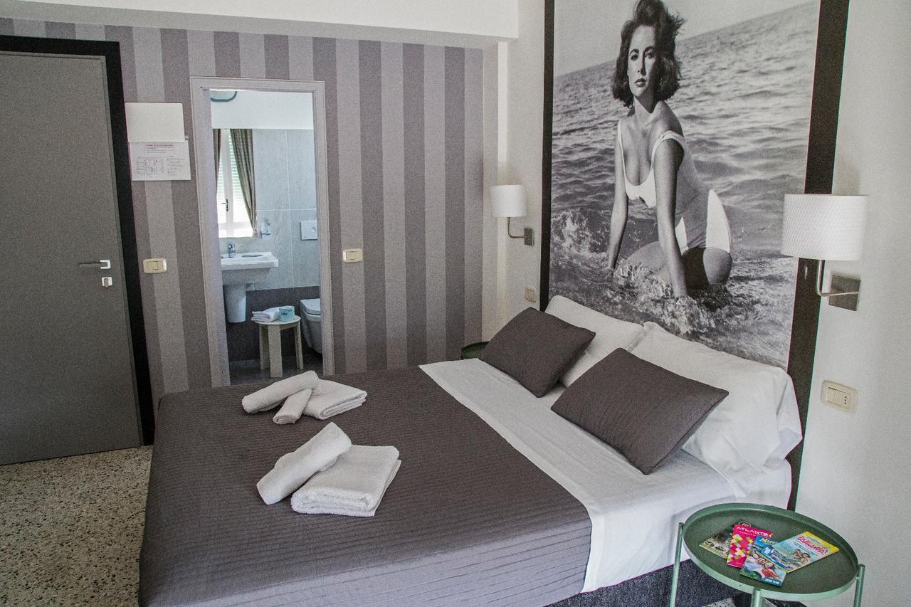 Doppelzimmer mit Balkon