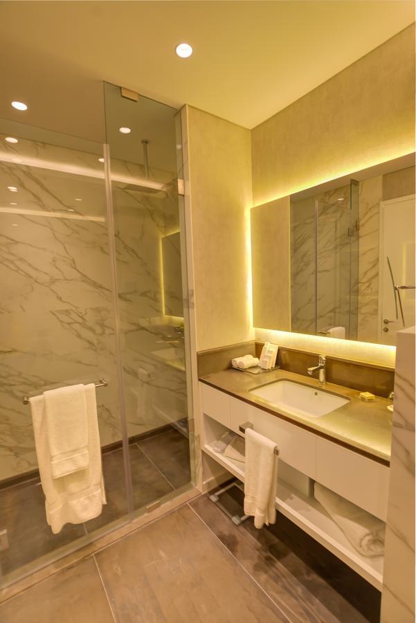 Deluxe Bay Room