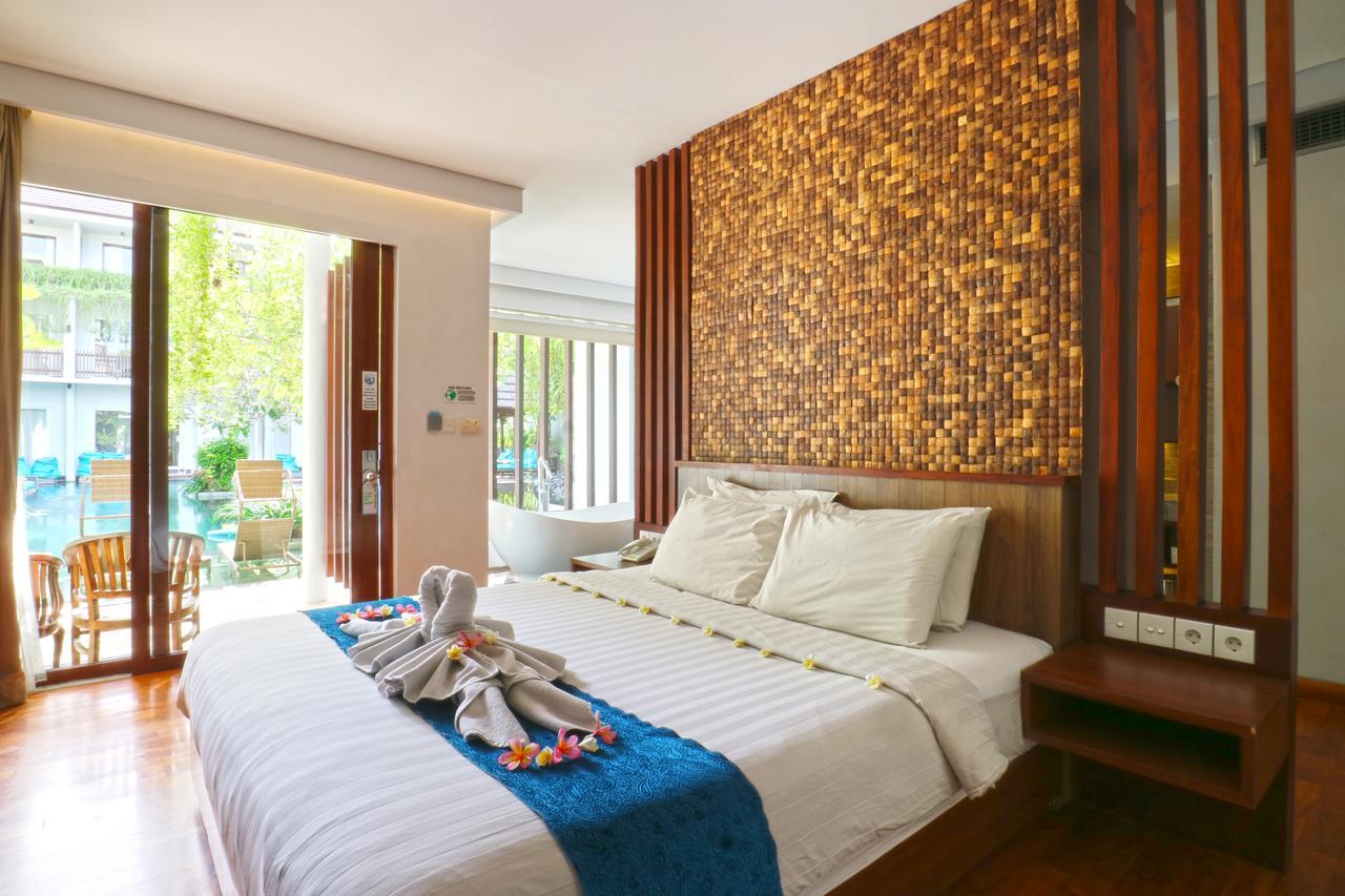Honeymoon Suite