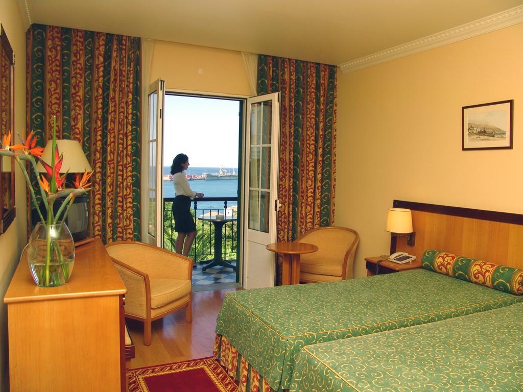 Chambre Double ou Lits Jumeaux - Vue sur Mer