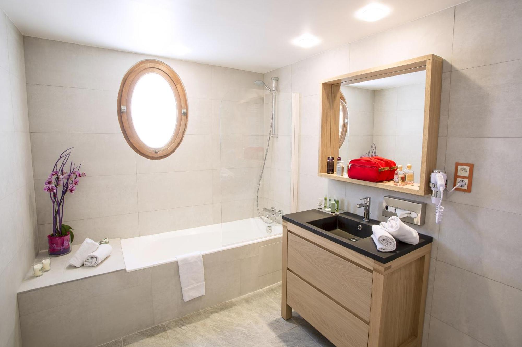 Chambre Double Privilège - Accès Gratuit au Spa