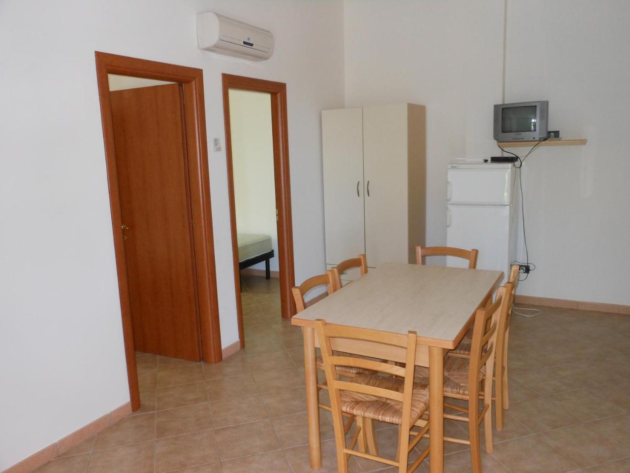 Two-Bedroom Apartment,696573492:JPEG