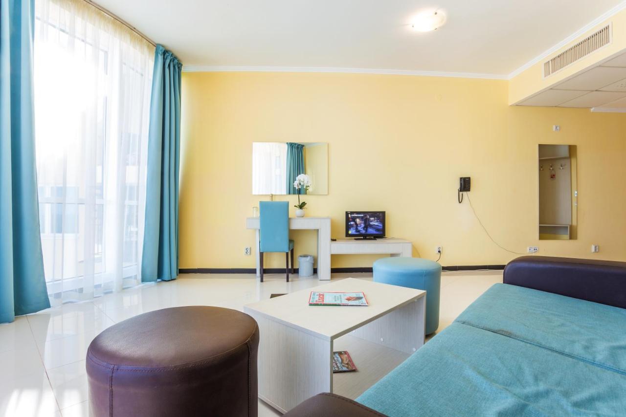 Suite met 1 Slaapkamer en Balkon (2 volwassenen + 2 kinderen)