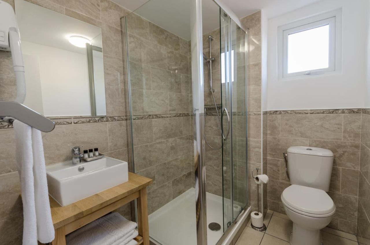 Triple Room with Partial Sea View and Balcony