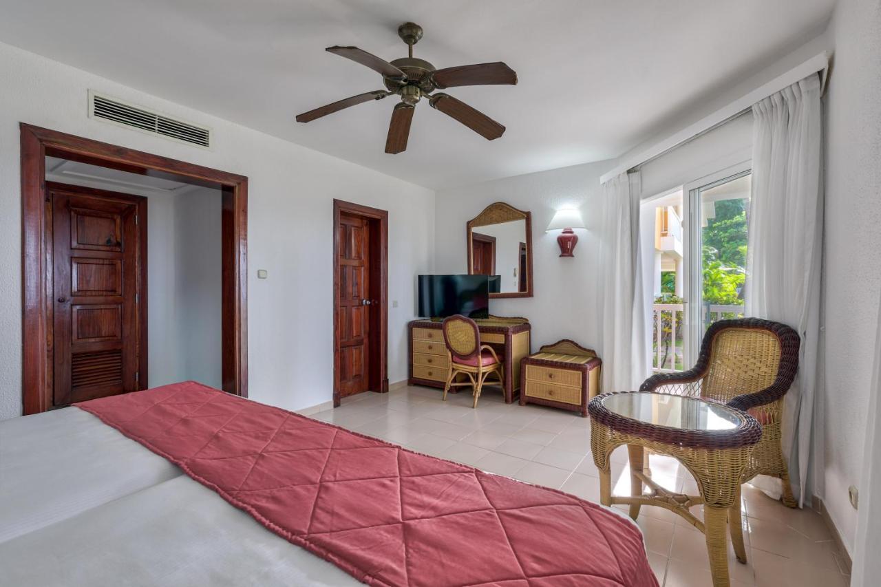 Standard Room,1274772547:JPEG