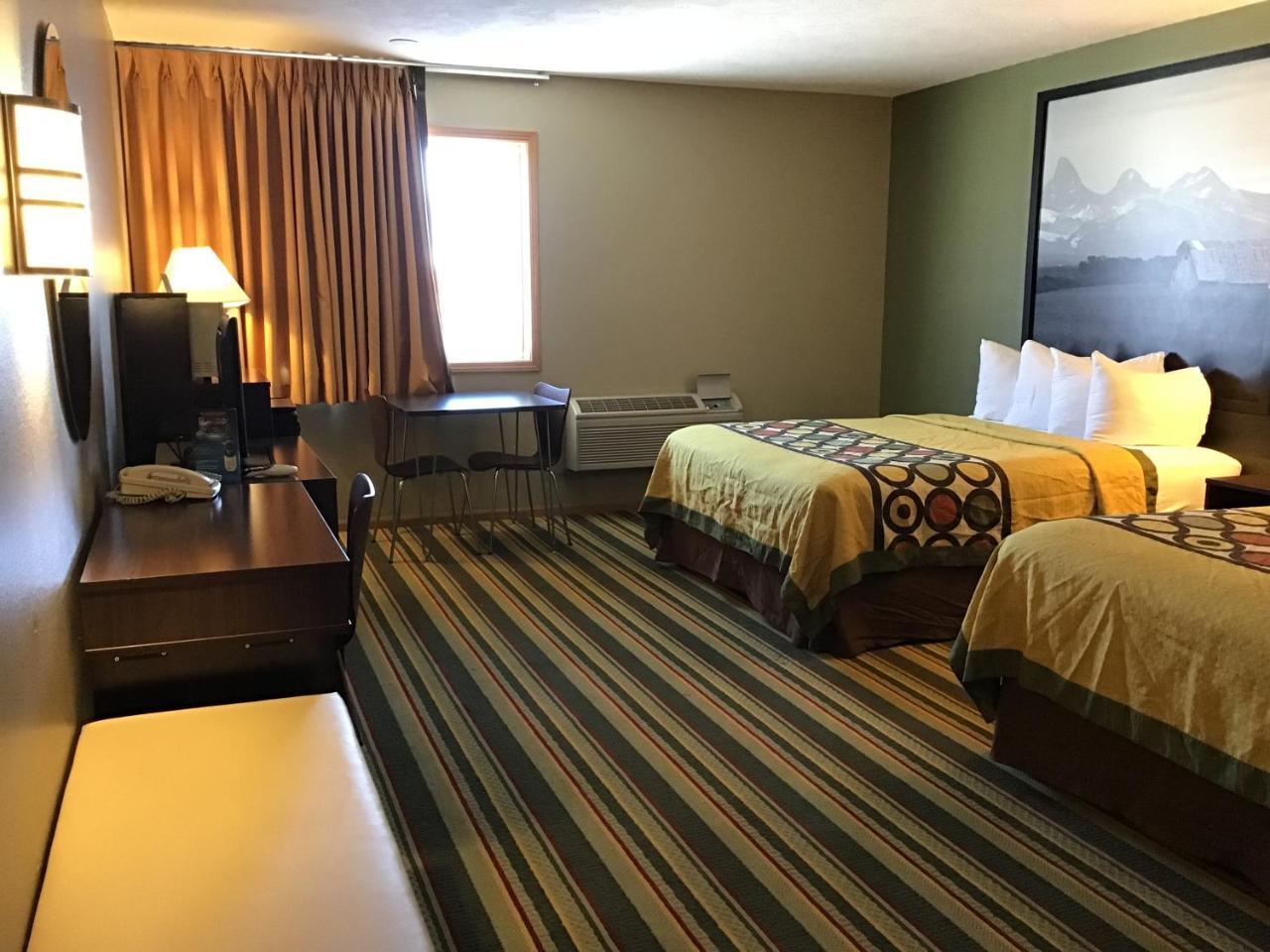 Queen Room with Two Queen Beds - Non-Smoking