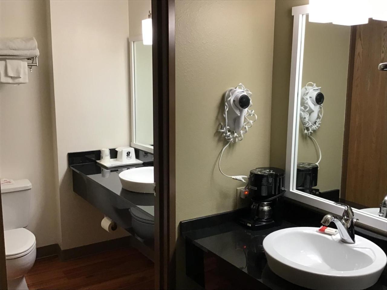 King Room - Non-Smoking