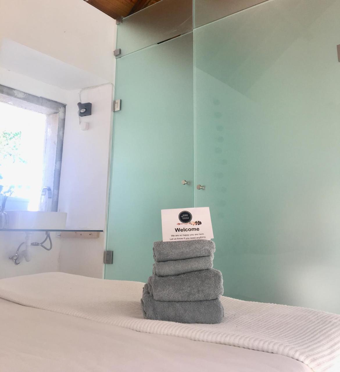 Habitación Doble Pequeña con baño privado y vistas al jardín