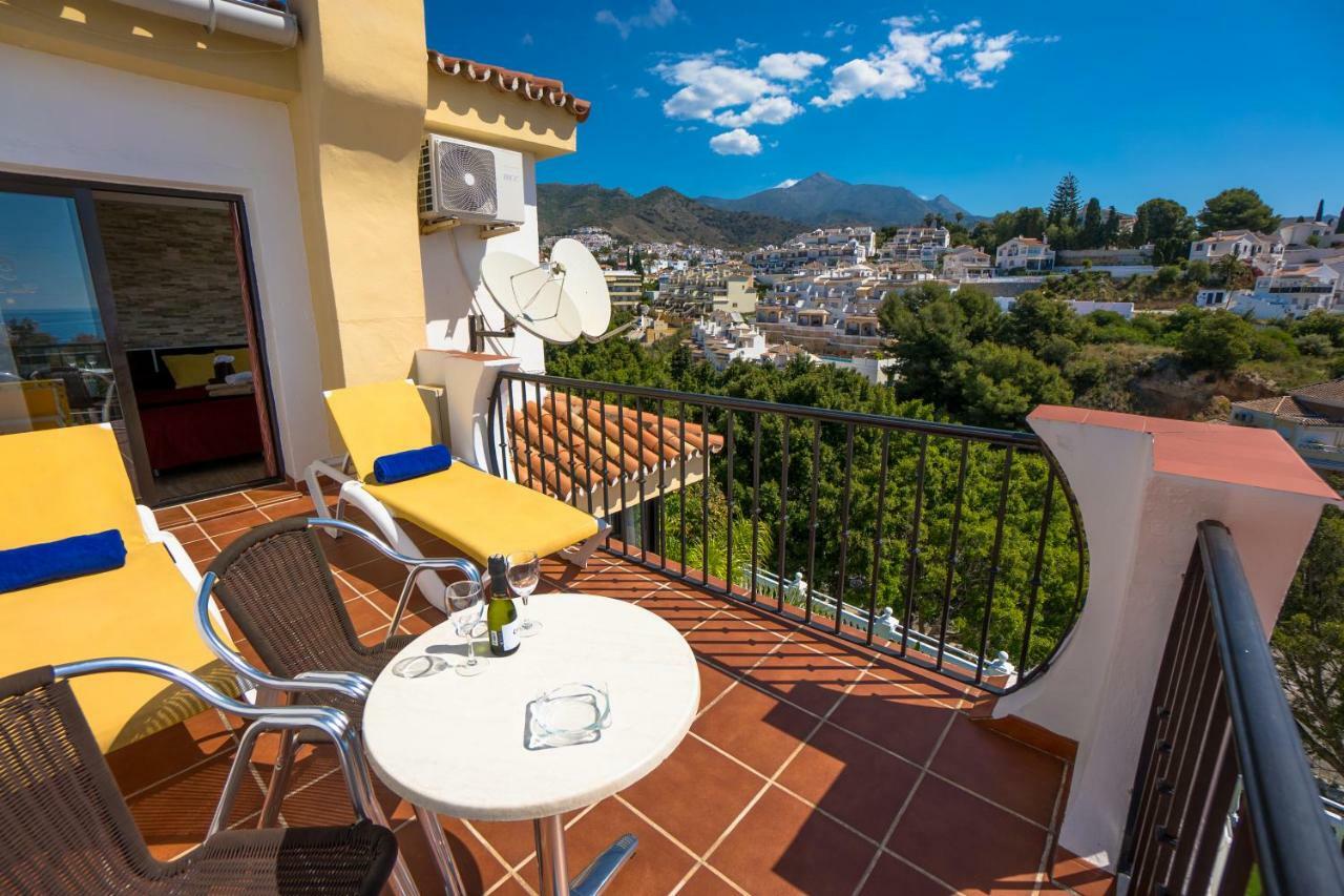 Doppel-/ Zweibettzimmer mit Terrasse und Meerblick