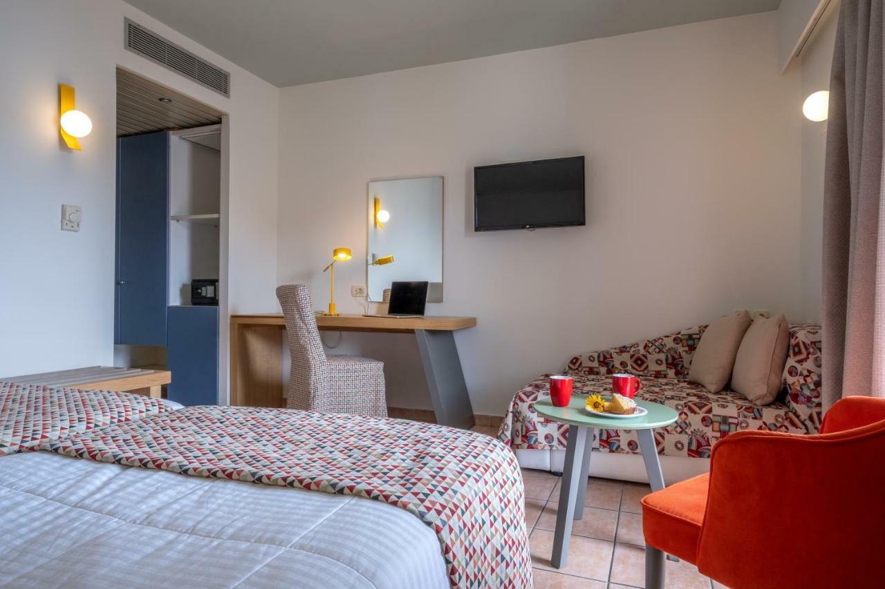 Doppelzimmer mit Poolblick