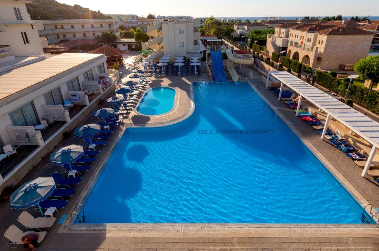 Camera Familiare con Piscina in Comune (2 Adulti + 3 Bambini)